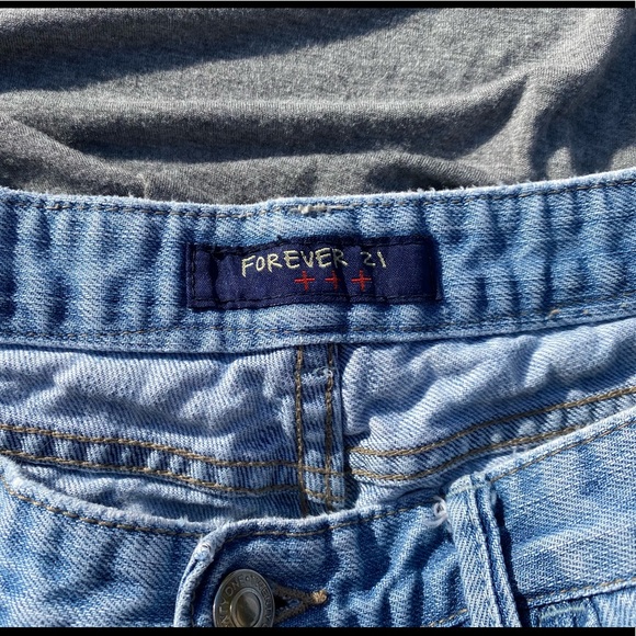 Forever XXI denim shorts - Picture 2 of 5